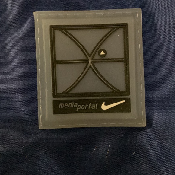 EUC Boys Nike lined rain jacket - Picture 2 of 14